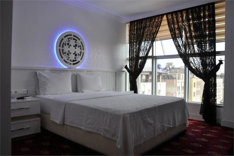 Standard Triple Room | In-room safe, free WiFi, bed sheets
