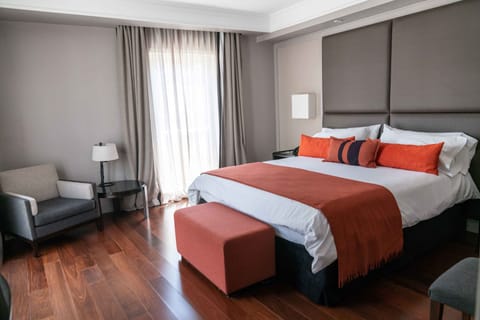 Suite | Egyptian cotton sheets, premium bedding, pillowtop beds, minibar