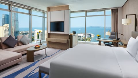 Premium Room, 1 King Bed, Club Lounge Access, Sea View | Premium bedding, minibar, in-room safe, desk