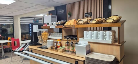 Daily buffet breakfast (EUR 6.90 per person)