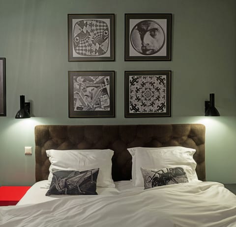 Standard Room | Premium bedding, in-room safe, individually decorated, desk