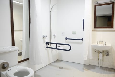 Standard Double Room | Bathroom | Combined shower/tub, hair dryer, towels