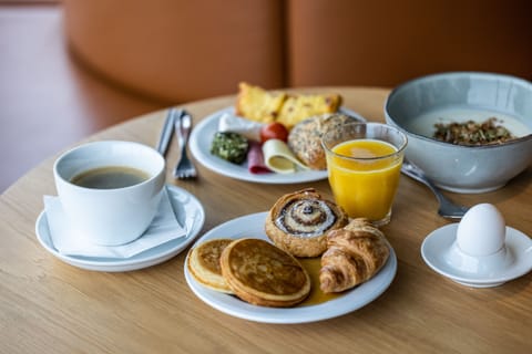Daily buffet breakfast (DKK 175 per person)