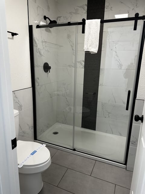 Premium Room, 2 Double Beds, Non Smoking, Refrigerator & Microwave | Bathroom | Free toiletries, towels, soap, shampoo