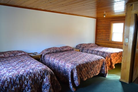 Bunk Room | Premium bedding, rollaway beds, free WiFi, bed sheets