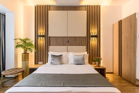 Standard Double Room, 1 Queen Bed (10% off in nearby restaurant) | Egyptian cotton sheets, premium bedding, minibar, in-room safe