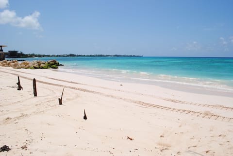 Beach nearby, white sand, free beach cabanas, sun loungers