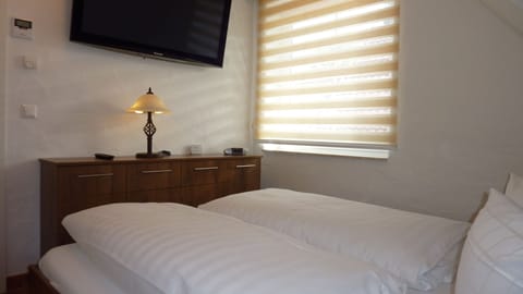 Superior Suite, 1 Bedroom, Kitchenette | Free minibar items, free WiFi, bed sheets