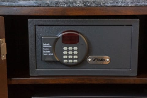 Pillowtop beds, in-room safe, desk, laptop workspace