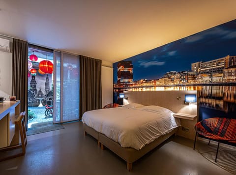 Minibar, in-room safe, individually decorated, desk