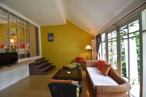 Family Suite (3 Bedrooms Villa) | In-room safe, desk, blackout drapes, bed sheets