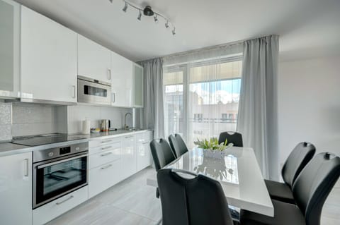 Apartment, 2 Bedrooms, Balcony (8 adults) | Private kitchenette | Fridge, stovetop, dishwasher, cookware/dishes/utensils