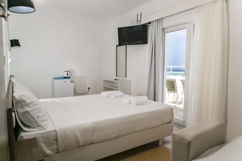 Panoramic Double Room, Sea View | Tempur-Pedic beds, in-room safe, individually decorated