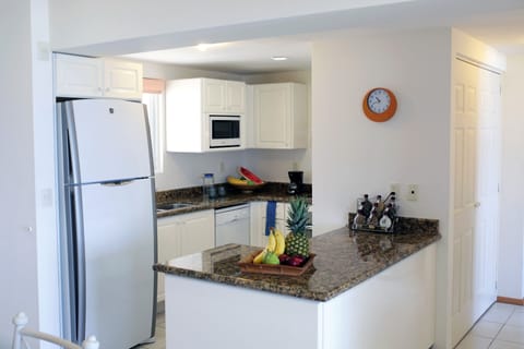 Suite, 1 Bedroom | Private kitchen | Full-size fridge, microwave, oven, stovetop