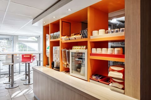 Daily cooked-to-order breakfast for a fee