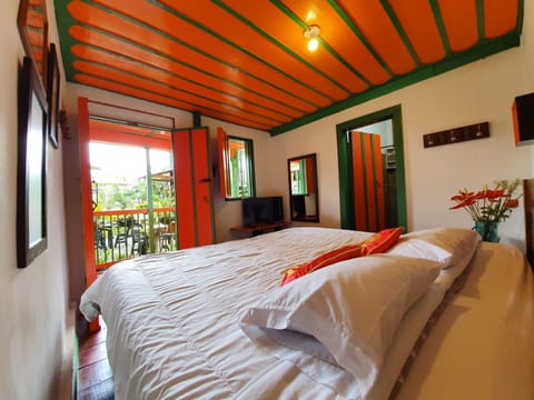 Honeymoon Double Room, 1 King Bed, Ensuite, Garden View | Down comforters, free WiFi, bed sheets