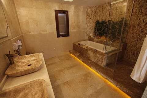 Presidential Suite, Jetted Tub, Garden View | Bathroom | Shower, rainfall showerhead, designer toiletries, hair dryer