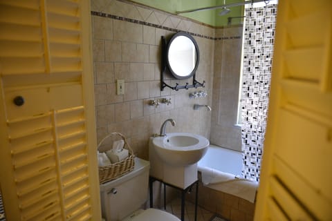 Room, 2 Double Beds, Private Bathroom | Bathroom | Free toiletries, hair dryer, towels