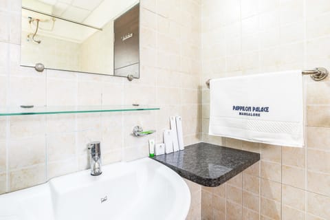 Standard Room | Bathroom | Shower, free toiletries, towels, soap