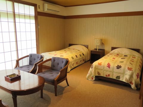 Japanese Western Style Room | In-room safe, desk