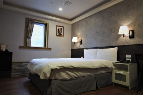 Deluxe Double Room | Desk, soundproofing, free WiFi, bed sheets