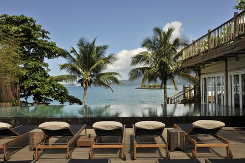 Outdoor pool, sun loungers