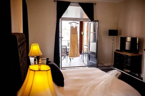 Room, Balcony | Premium bedding, pillowtop beds, individually decorated