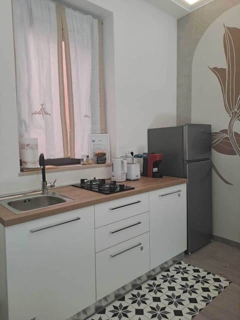 Deluxe Apartment | Living area | Flat-screen TV