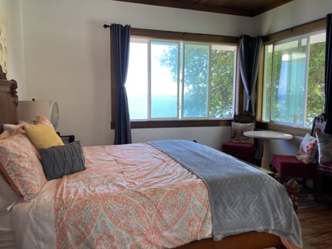 Premier Room, 1 Bedroom, Bay View, Oceanfront | Blackout drapes, iron/ironing board, free WiFi, bed sheets