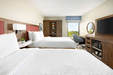 2 Double Beds Non-Smoking | Premium bedding, blackout drapes, iron/ironing board, free WiFi