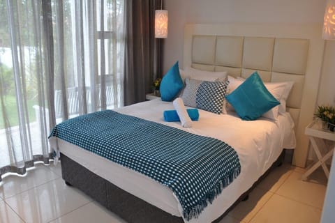 Deluxe Room, 1 Bedroom | In-room safe, desk, iron/ironing board, free WiFi