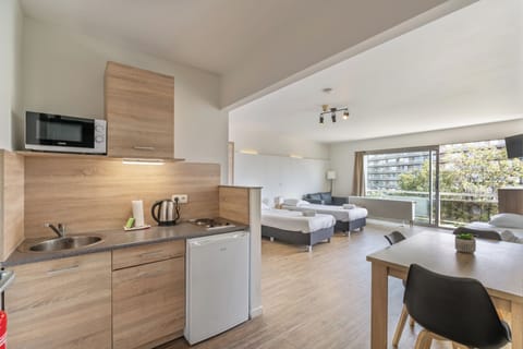 Studio Triple | Desk, cribs/infant beds, rollaway beds, free WiFi