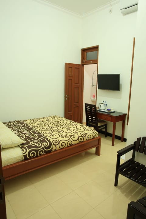 Standard Room | Desk, free WiFi