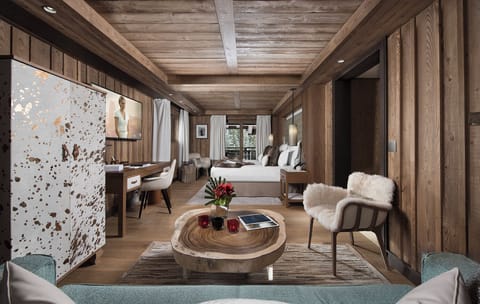 Premium bedding, pillowtop beds, free minibar items, in-room safe