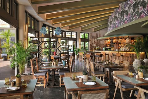 3 outdoor pools, open 8:00 AM to 7:00 PM, pool umbrellas, sun loungers