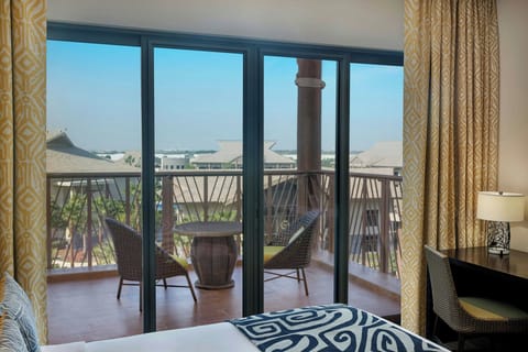 Junior Suite, 1 King Bed, Resort View | Hypo-allergenic bedding, pillowtop beds, in-room safe