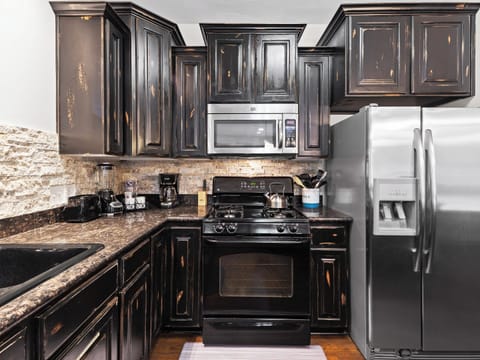 3-Bedroom Condominium #3203 | Private kitchen | Full-size fridge, microwave, oven, stovetop