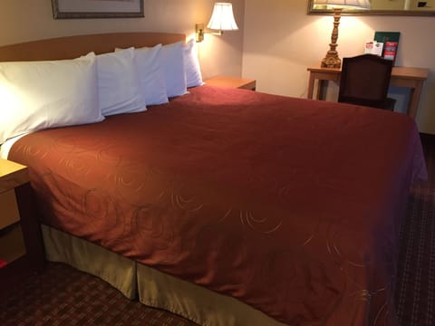 Queen Bed Non Harbor View Room | Down comforters, pillowtop beds, desk, blackout drapes