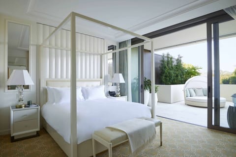 Villa, 1 King Bed, Non Smoking (Suite) | Premium bedding, minibar, in-room safe, desk