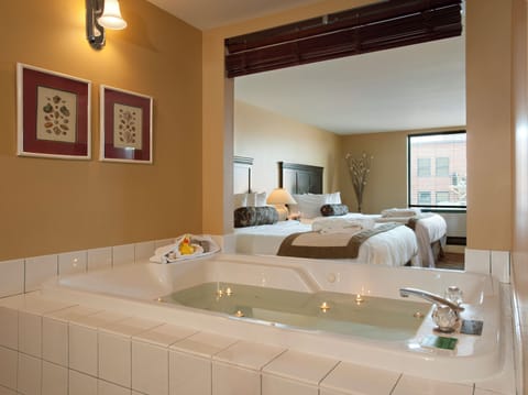 Luxury Mineral Spa Suite | Premium bedding, pillowtop beds, desk, laptop workspace