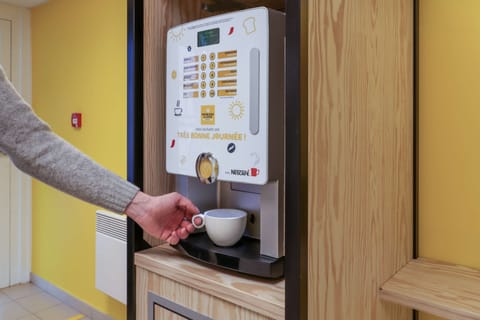 Daily to-go breakfast (EUR 3.50 per person)