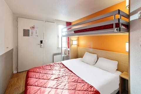 Standard Room, Multiple Beds | Hypo-allergenic bedding, desk, blackout drapes, free WiFi