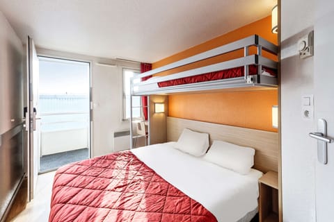 Standard Room, Multiple Beds | Hypo-allergenic bedding, desk, blackout drapes, free WiFi