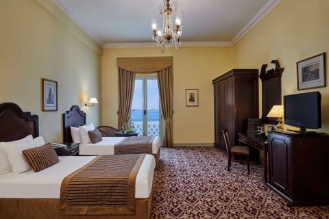 Superior Room | Minibar, in-room safe, blackout drapes, rollaway beds