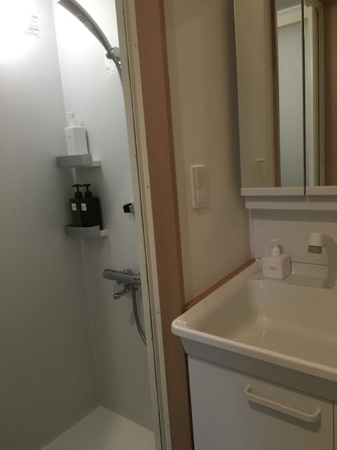 2 Bedroom Apartment, Non-Smoking, Mountain View | Bathroom | Separate tub and shower, free toiletries, hair dryer, slippers