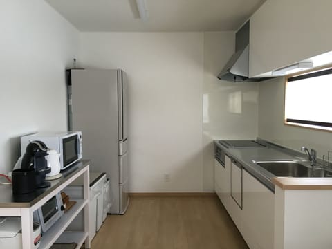 2 Bedroom Apartment, Non-Smoking, Mountain View | Private kitchen | Full-size fridge, microwave, stovetop, dishwasher