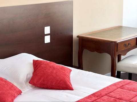 Desk, cribs/infant beds, rollaway beds, free WiFi