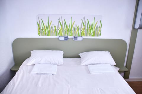 Desk, free WiFi, bed sheets