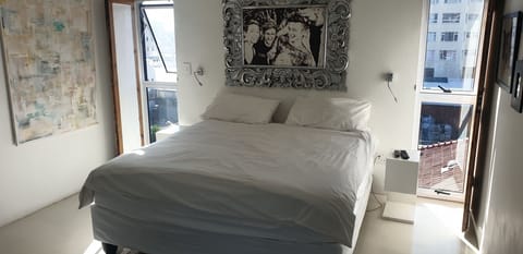 Elite Penthouse, 2 Bedrooms | Desk, free WiFi, bed sheets