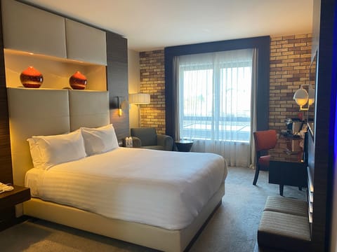 Premium bedding, pillowtop beds, in-room safe, desk